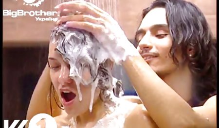 Gila Toket kencang Mary di balkon untuk menunjukkan Payudara dan video film bokep full Merokok cerutu