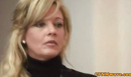 Toket gudang film xxx besar rambut coklat Amatir Katherine cinta untuk memainkan payudaranya dan nanah